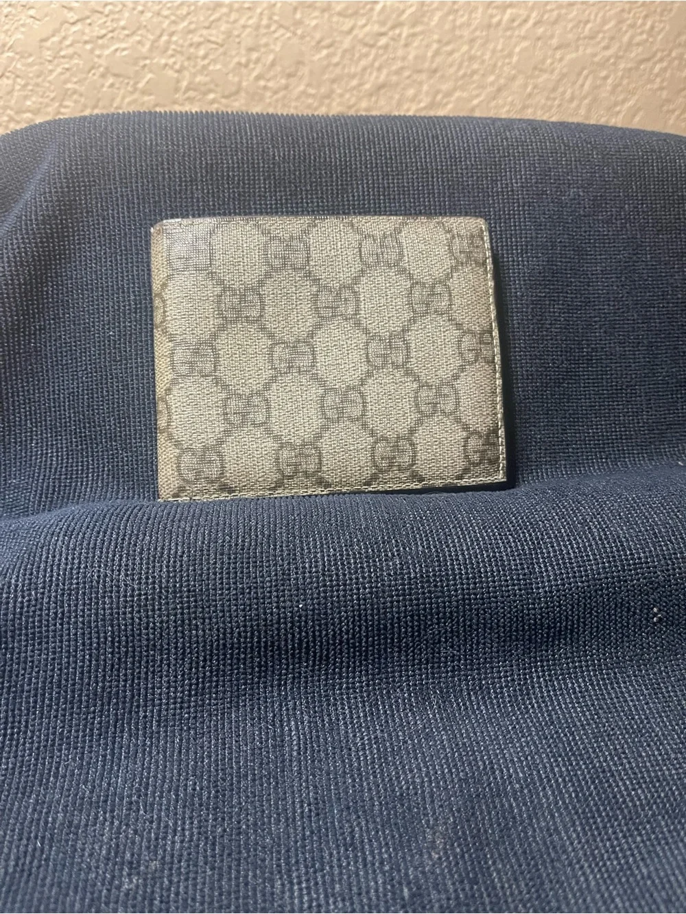 Monogram Pattern Men's Bifold Card Wallet in Gray